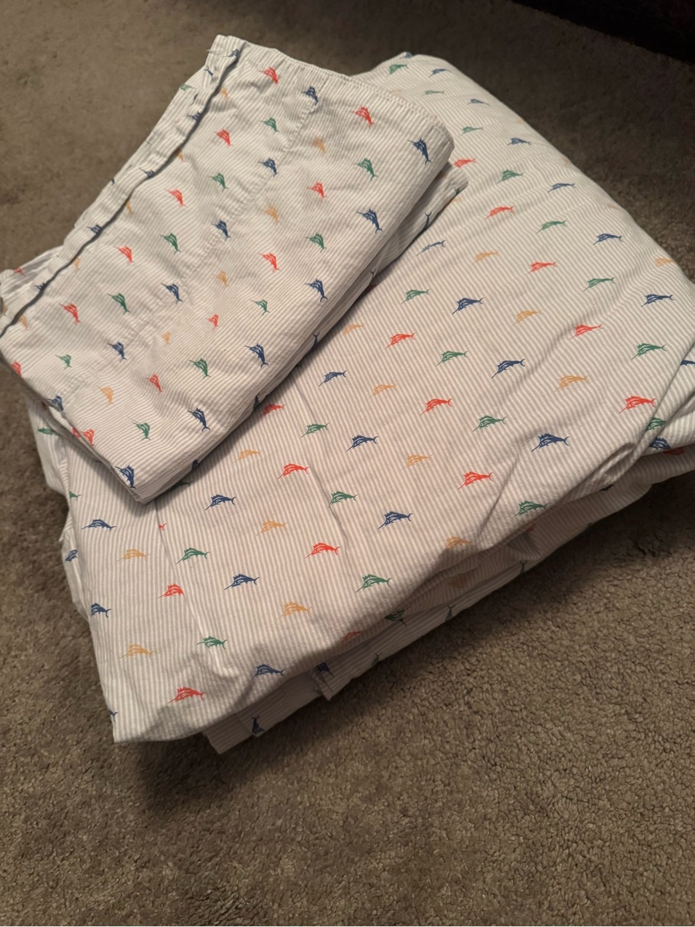 Tommy Bahama White Seersucker Duvet Cover with Multicolor Sailfish Motif